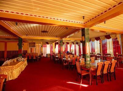 Delma Mount View Hotel Канди Екстериор снимка